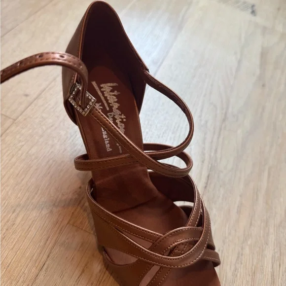 International dance shoes style Mia size 5 (about a 7 1/2 US) - Picture 3 of 7
